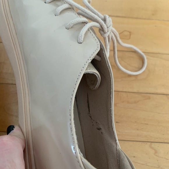 [7]👟F21 faux patent leather lace up shoes - Picture 4 of 10